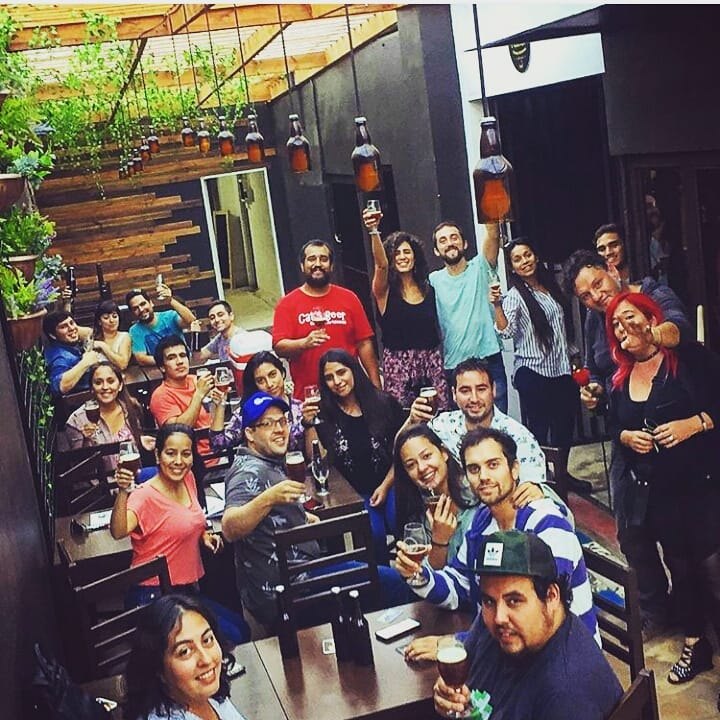 Grupo en una cata de cervezas